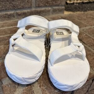 Big Kids Dolce vita DV Zaidey White Strappy Sandals Girls sz 3 #0025